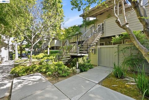Photo of 3855 Panda Pl Pl, San Jose, CA 95117 (MLS # 41131471)