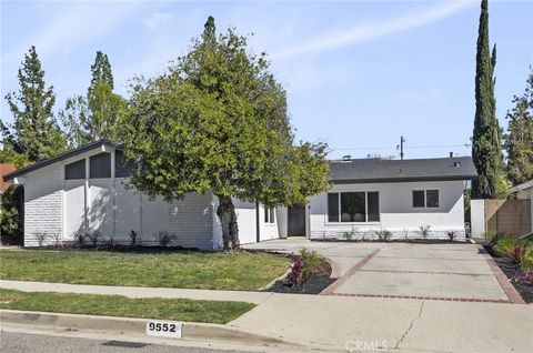 Photo of 9552 Rhea Avenue, Northridge, CA 91324 (MLS # OC26035674)
