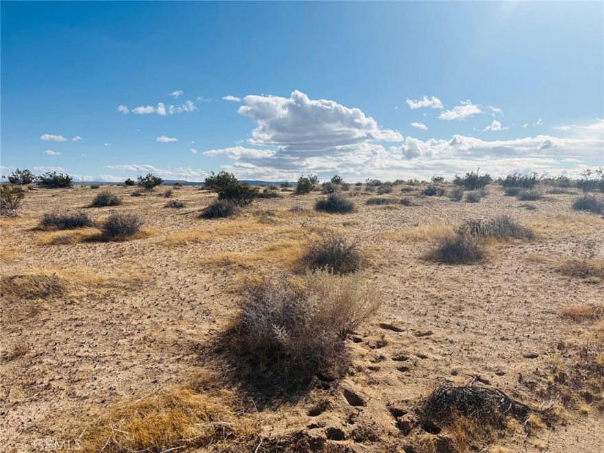 10 Acres- Hinkley, Ca Desert Land in the peaceful Mojave Desert, Open land with mountain views and stunning sunsets. Off-Grid location - perfect for camping , recreation, or future development. Easy access by dirt road, about 20 minutes from Barstow. Great opportunity to own affordable land in the High Desert.