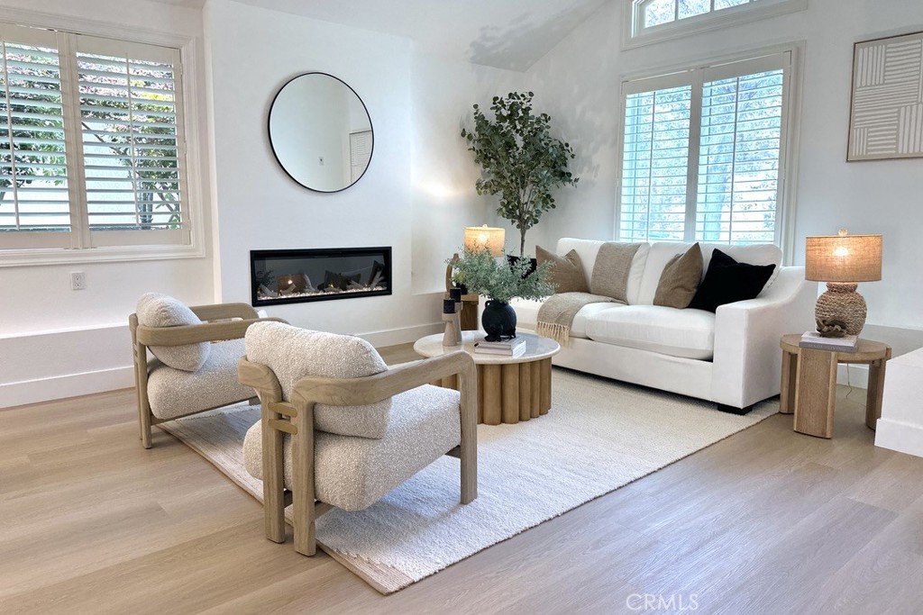 24132 Via Santa Clara