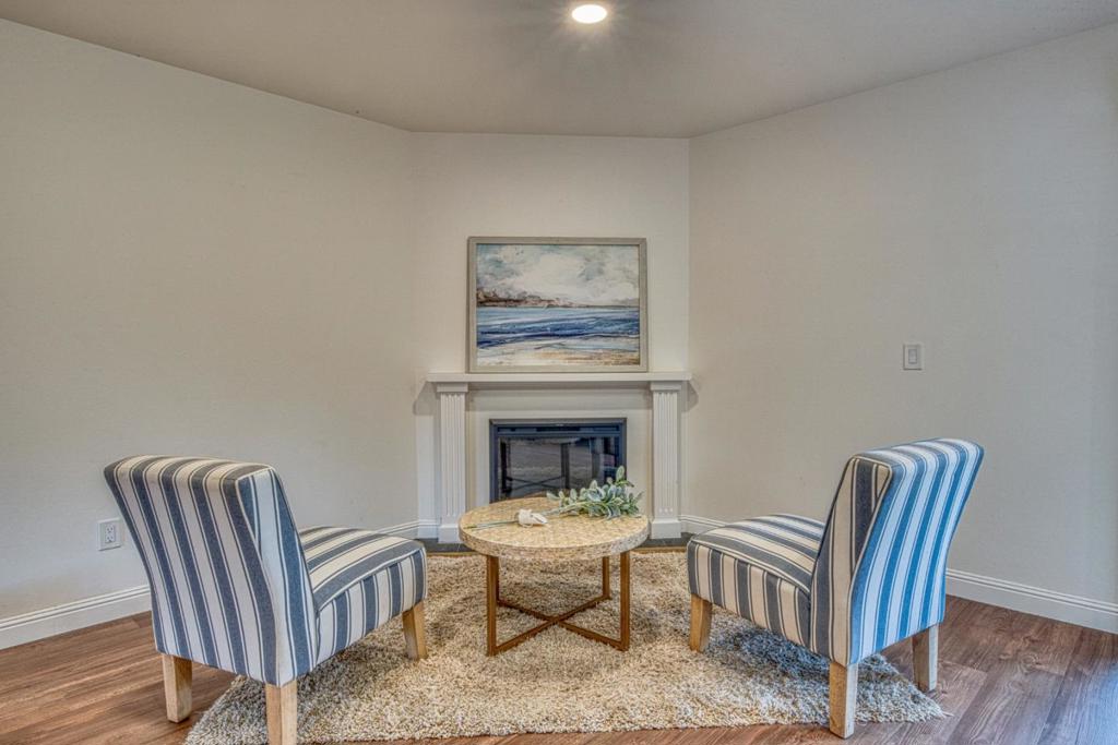 3850 Rio Road 24
