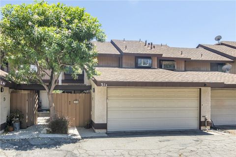 Photo of 24831 Apple St, Newhall, CA 91321 (MLS # SR25246600) Photo of 24831 Apple St, Newhall, CA 91321 (MLS # SR25246600)