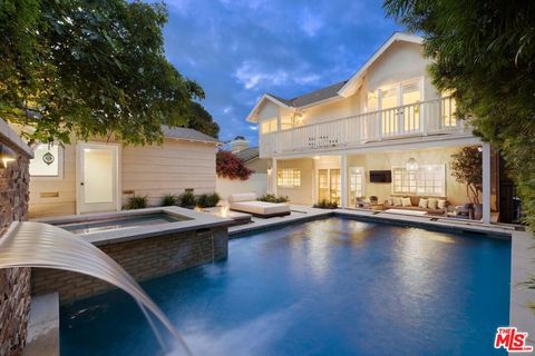 Photo of 14640 Tustin Street, Sherman Oaks, CA 91403 (MLS # 26827569)