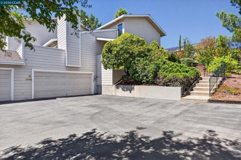 Photo of 28 Janin Pl PL, Pleasant Hill, CA 94523 (MLS # 41148668)