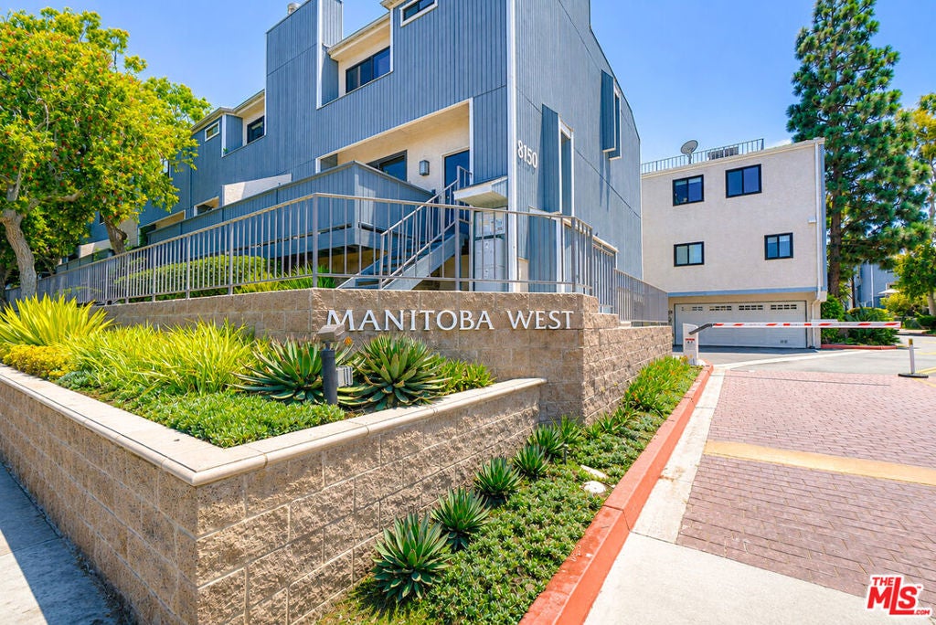 8162 Manitoba Street