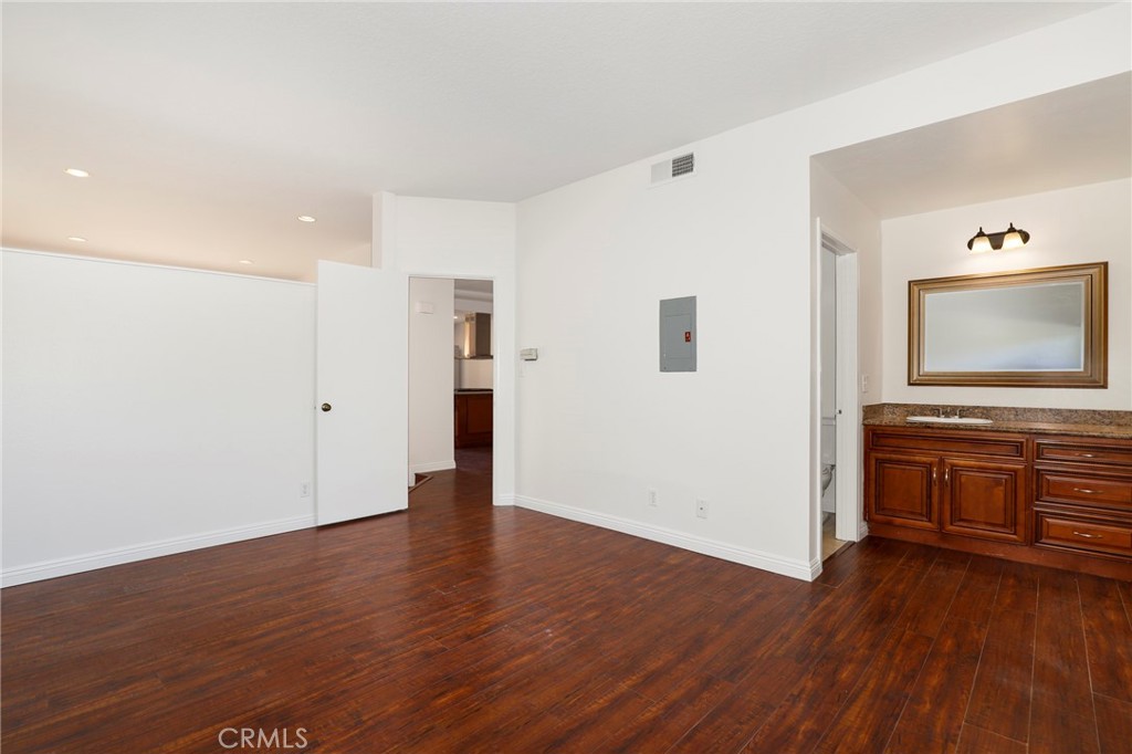 The Lakes - Residential