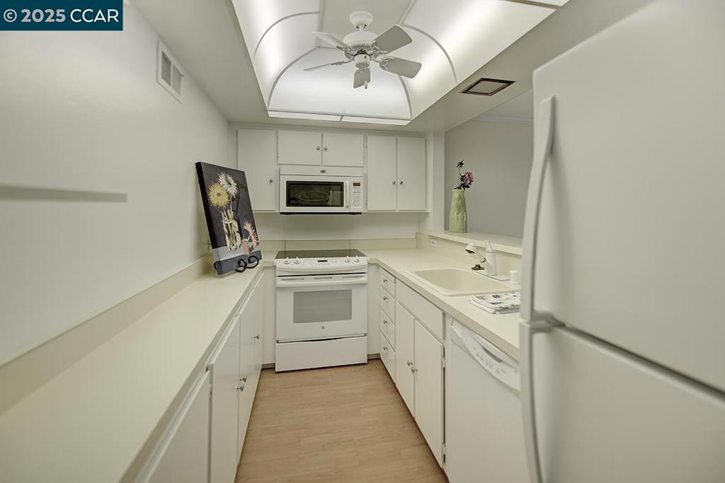 ROSSMOOR - Residential