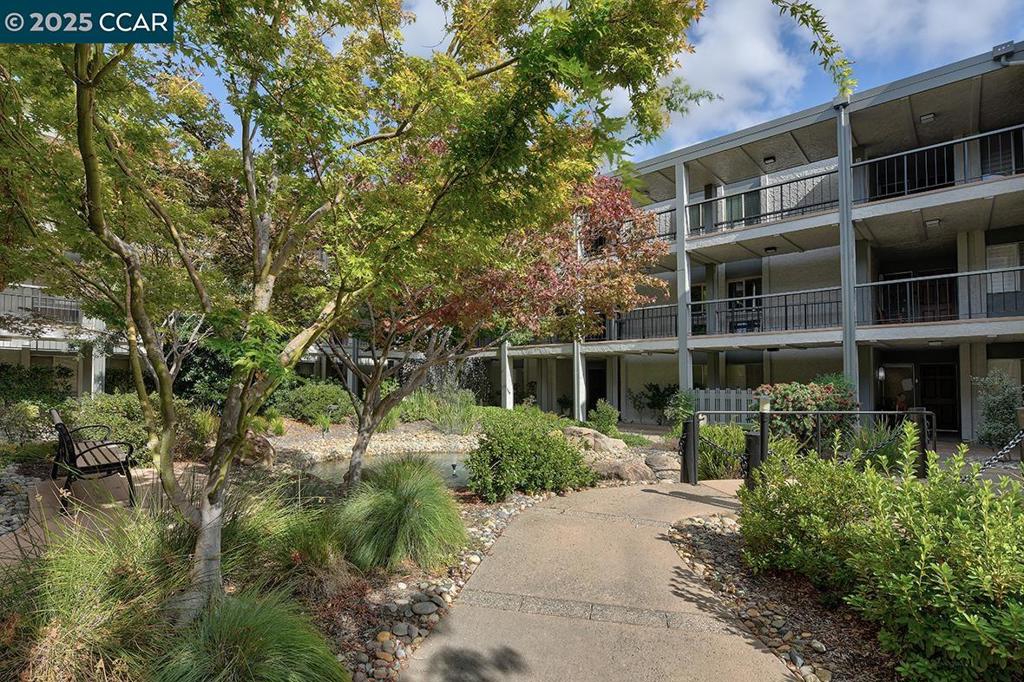 ROSSMOOR - Residential