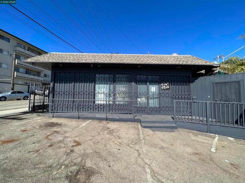 Photo of 2818 Macarthur Blvd Blvd, Oakland, CA 94602 (MLS # 41122780)