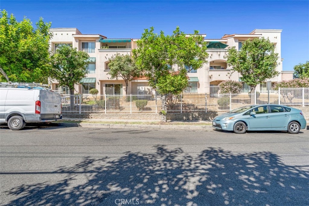 111 Marguerita Ave 106