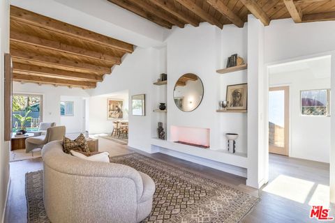 5736 Denny Avenue North Hollywood CA 91601