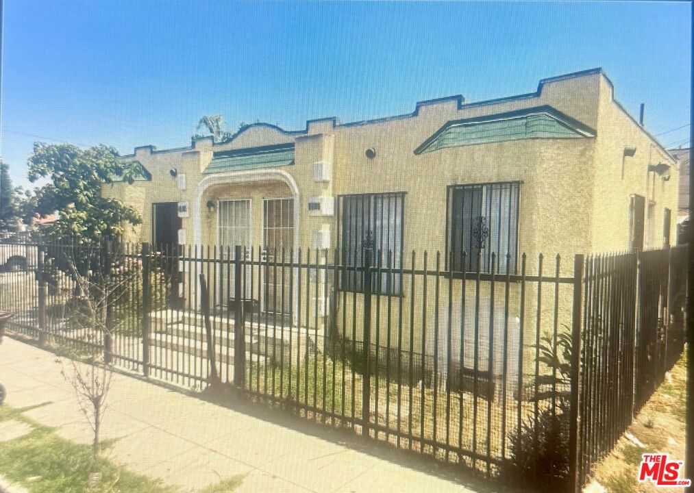 1012 N Willow Avenue