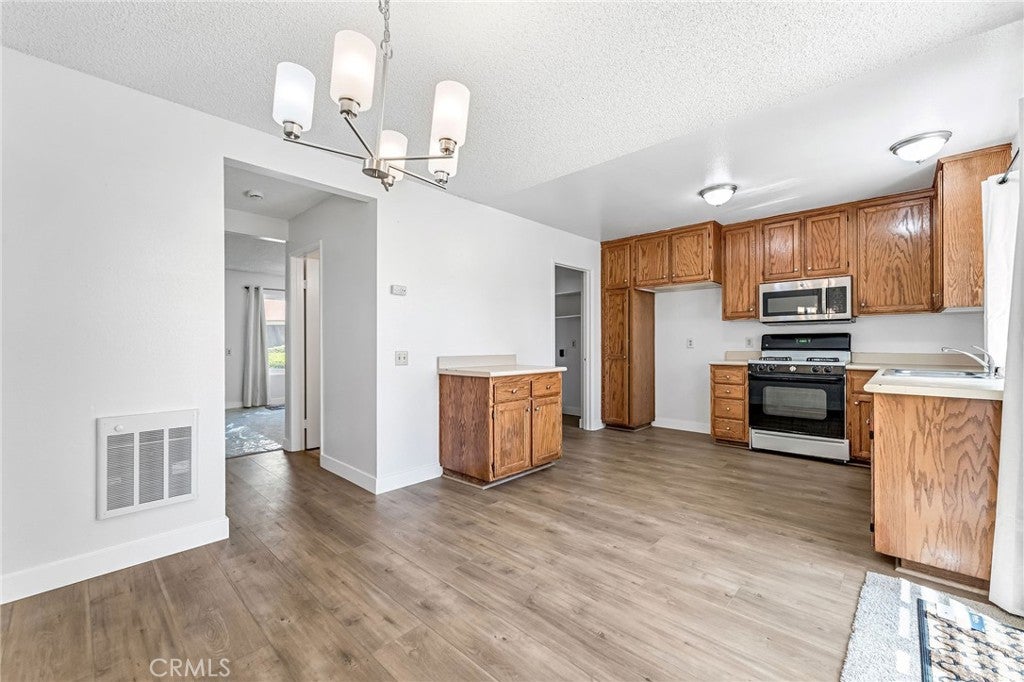 15 Brookfield, Irvine CA 92604 - Photo 8