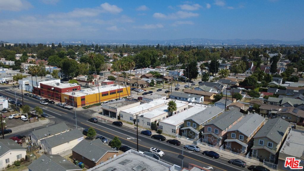 2417 W Vernon Avenue