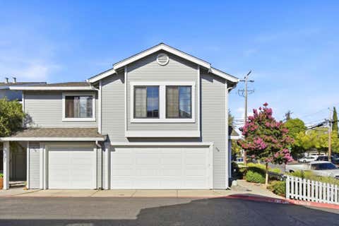 Photo of 194 Colonade Square, San Jose, CA 95127 (MLS # ML82058002)