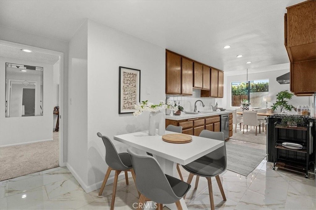 Photo of 1201 S. Roxbury Dr. Dr #106, Los Angeles, CA 90035 (MLS # SR25250595)