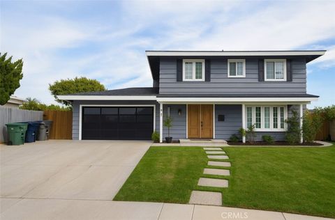 Photo of 17952 Caledonia Cir, Huntington Beach, CA 92647 (MLS # OC26037984)