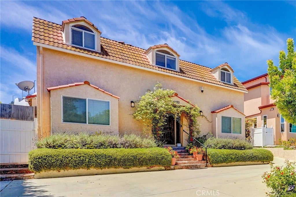 16670 Moorpark ST, Encino CA 91436