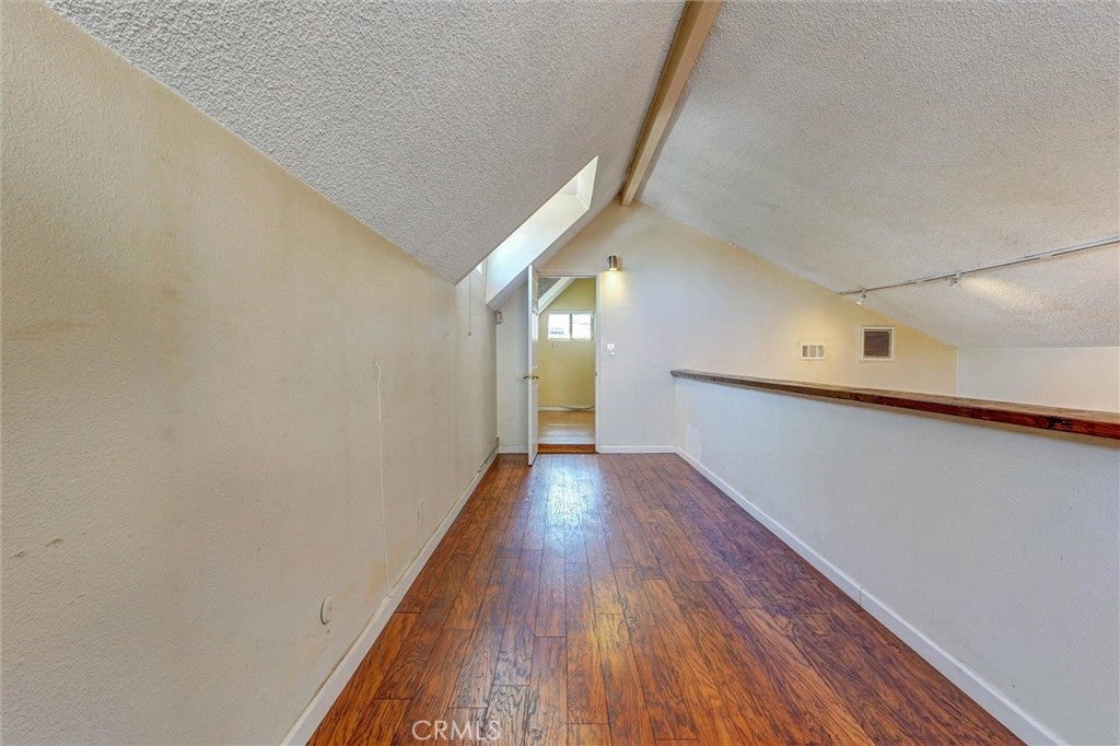 16670 Moorpark
