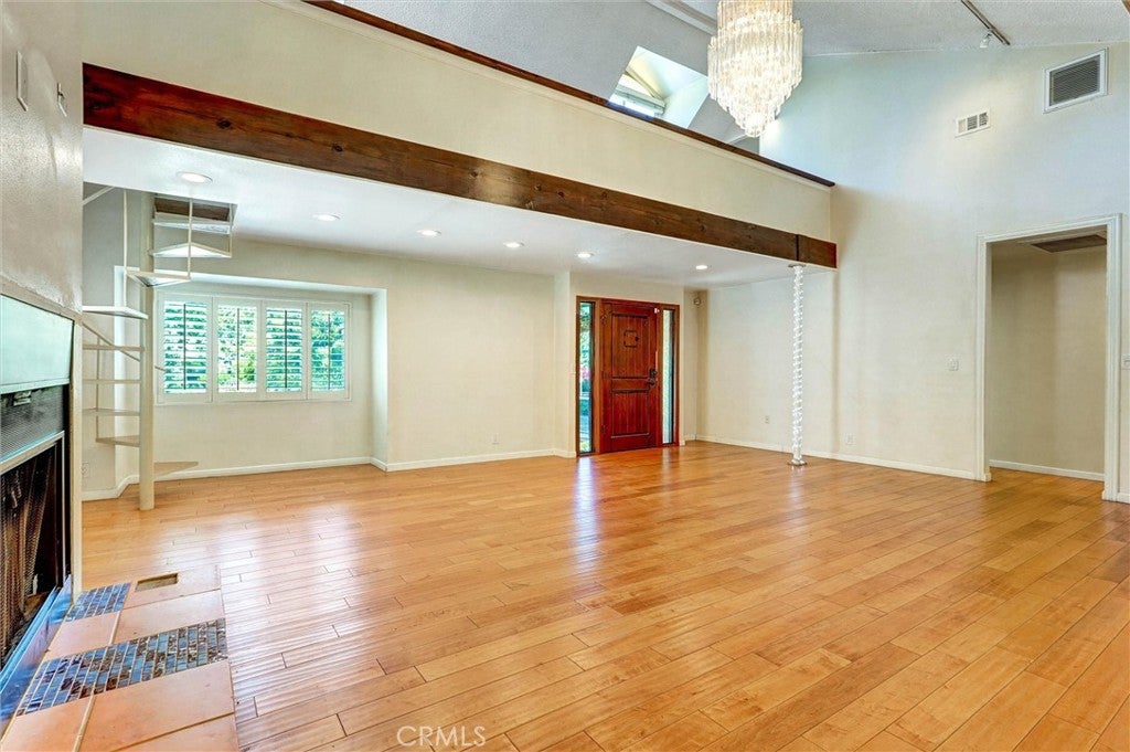 16670 Moorpark