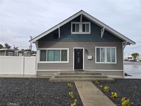 Photo of 136 N Sheridan Street #B, Corona, CA 92882 (MLS # IG26031886)