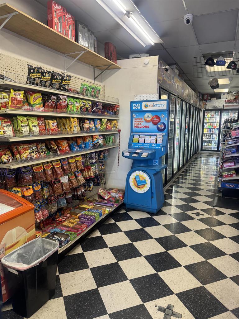 3968 3968 Washington Blvd