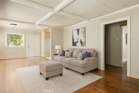 Photo of 725 Golden, Lake Arrowhead, CA 92352 (MLS # IG25245129)