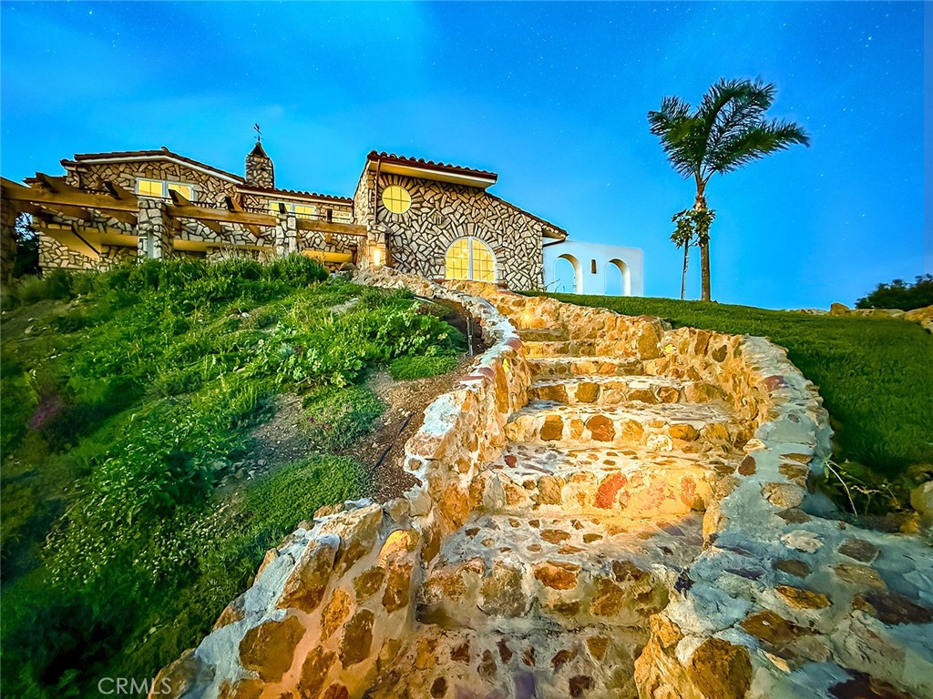 33239 mulholland highway