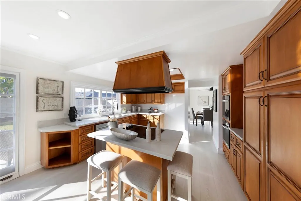 Huntington Beach, California 92647, United States, 4 Bedrooms Bedrooms, ,3 BathroomsBathrooms,Residential,Active,240310