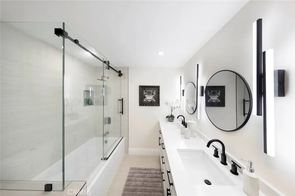 Huntington Beach, California 92647, United States, 4 Bedrooms Bedrooms, ,3 BathroomsBathrooms,Residential,Active,240310