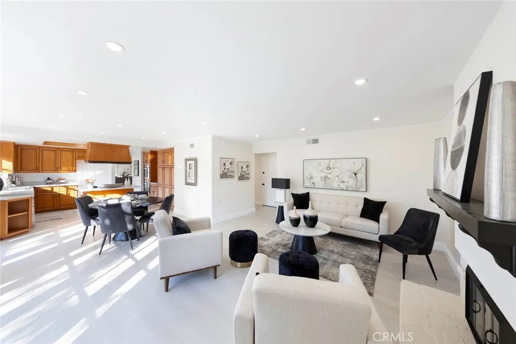 Huntington Beach, California 92647, United States, 4 Bedrooms Bedrooms, ,3 BathroomsBathrooms,Residential,Active,240310