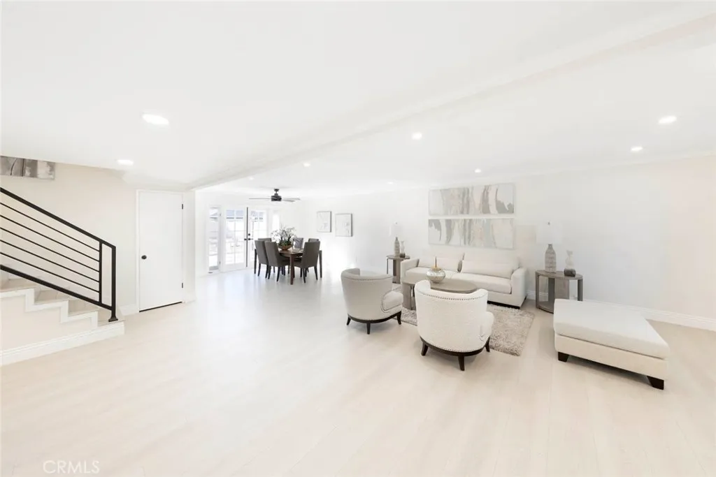 Huntington Beach, California 92647, United States, 4 Bedrooms Bedrooms, ,3 BathroomsBathrooms,Residential,Active,240310