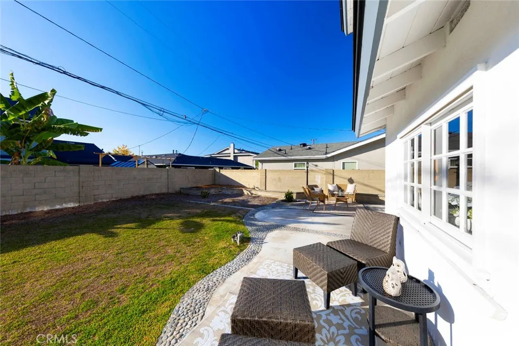 Huntington Beach, California 92647, United States, 4 Bedrooms Bedrooms, ,3 BathroomsBathrooms,Residential,Active,240310