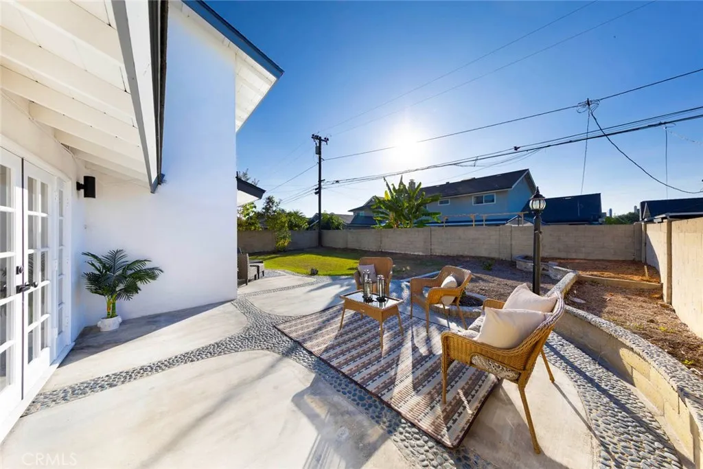 Huntington Beach, California 92647, United States, 4 Bedrooms Bedrooms, ,3 BathroomsBathrooms,Residential,Active,240310