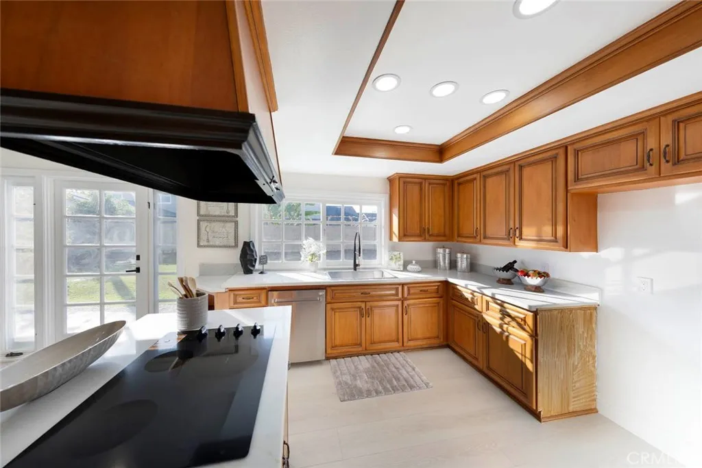 Huntington Beach, California 92647, United States, 4 Bedrooms Bedrooms, ,3 BathroomsBathrooms,Residential,Active,240310