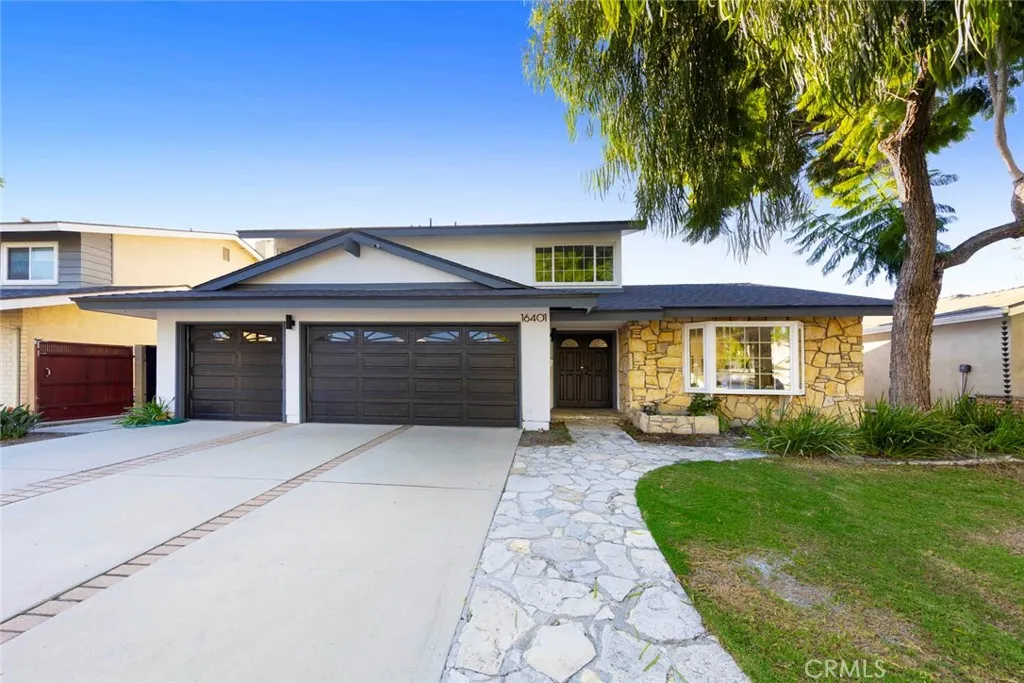 Huntington Beach, California 92647, United States, 4 Bedrooms Bedrooms, ,3 BathroomsBathrooms,Residential,Active,240310