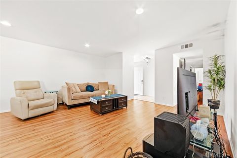 3939 N Virginia 312 Long Beach CA 90807