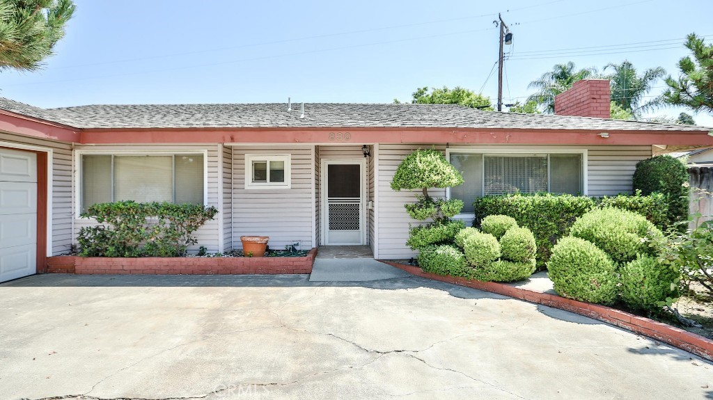 830 Delphine Place