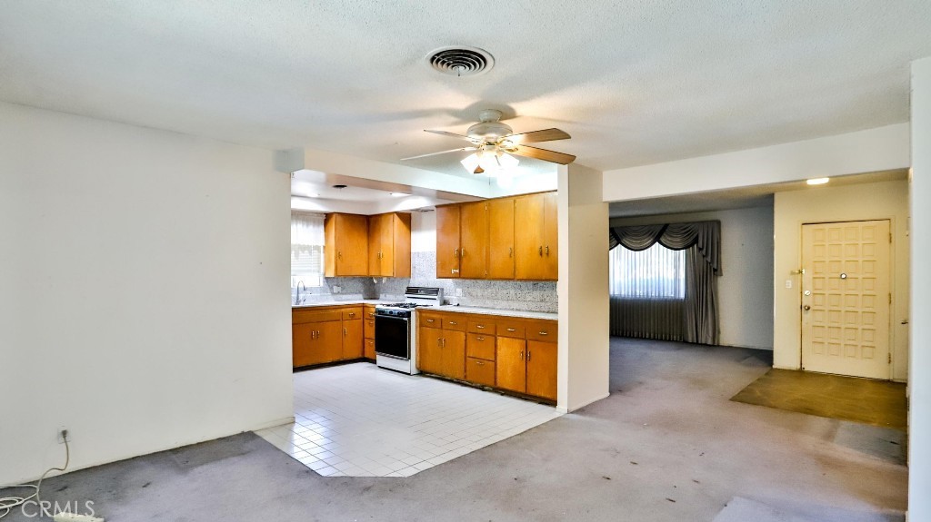 830 Delphine Place