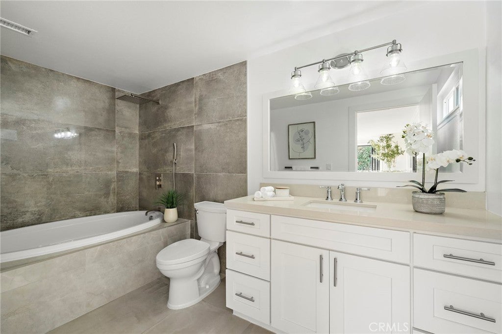 21891 Starfire Lane, Huntington Beach CA 92646 - Photo 12