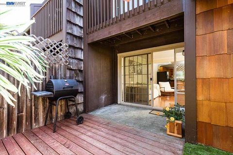 Photo of 1482 Parkway Dr, Rohnert Park, CA 94928 (MLS # 41122978)