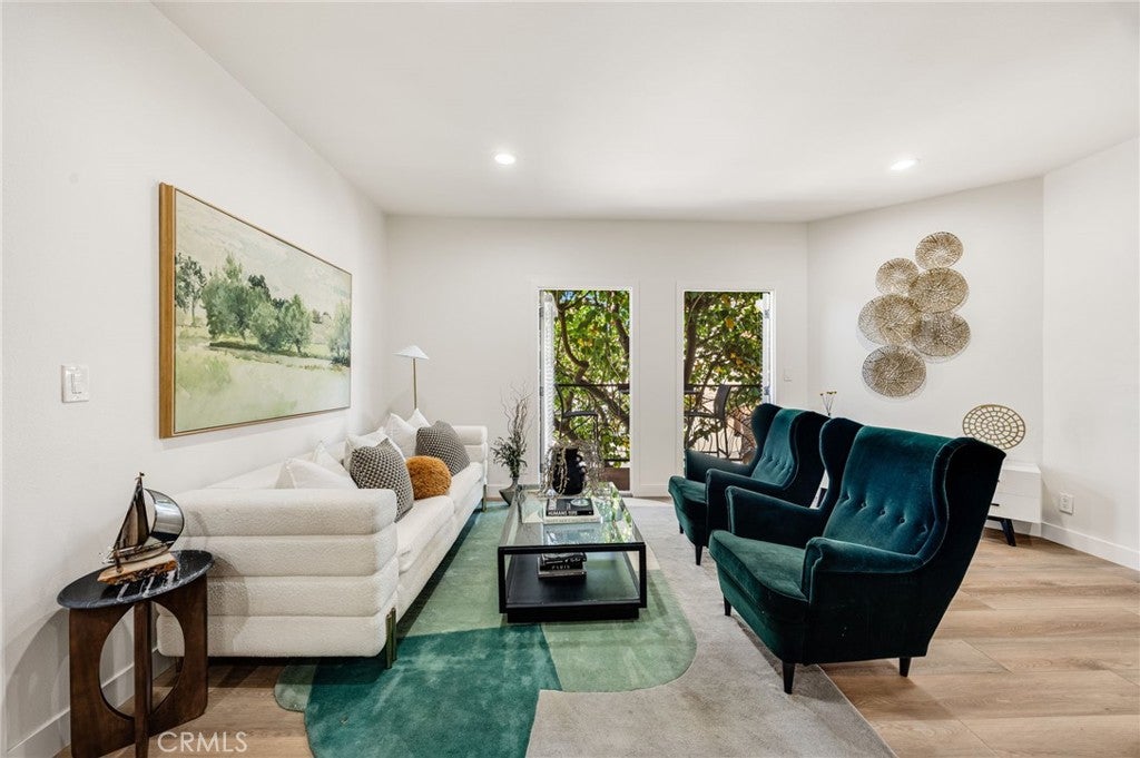 828 N Hudson