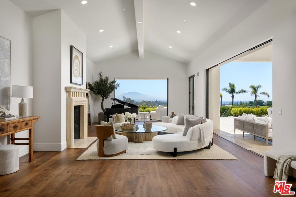 220 Montecito Ranch Lane