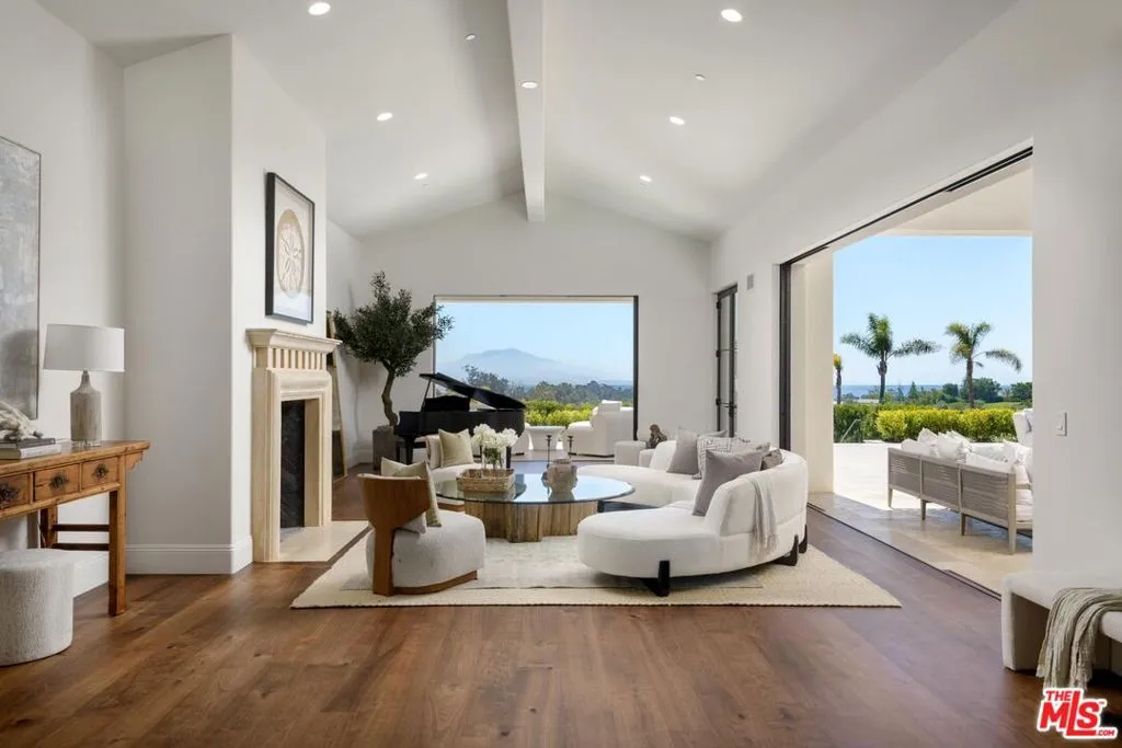 Summerland, California 93067, United States, 6 Bedrooms Bedrooms, ,10 BathroomsBathrooms,Residential,Active,136761