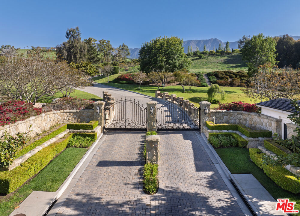 220 Montecito Ranch Lane