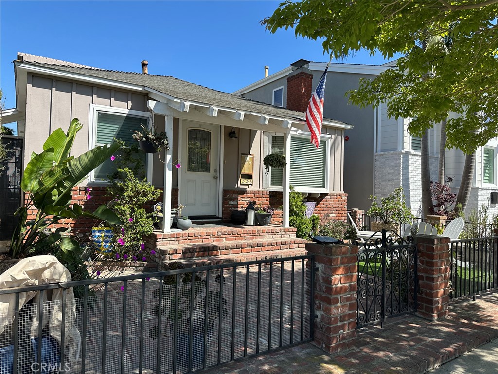 228 4th Street