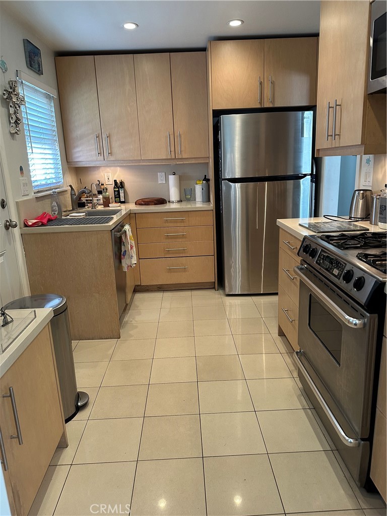 228 4th Street