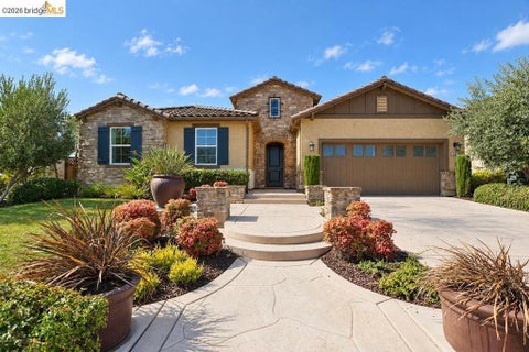 Photo of 5457 Mountain Ridge Way WAY, Antioch, CA 94531 (MLS # 41148804)