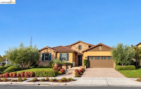 Photo of 5457 Mountain Ridge Way WAY, Antioch, CA 94531 (MLS # 41148804)