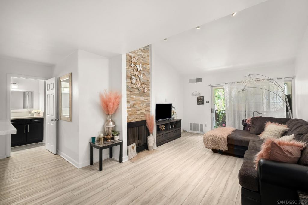 1625 Hotel Circle S C309